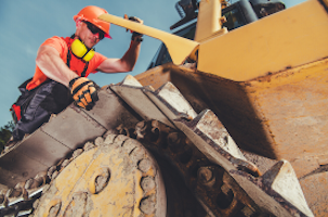 Mobile Heavy Equipment Mechanics, Except Engines